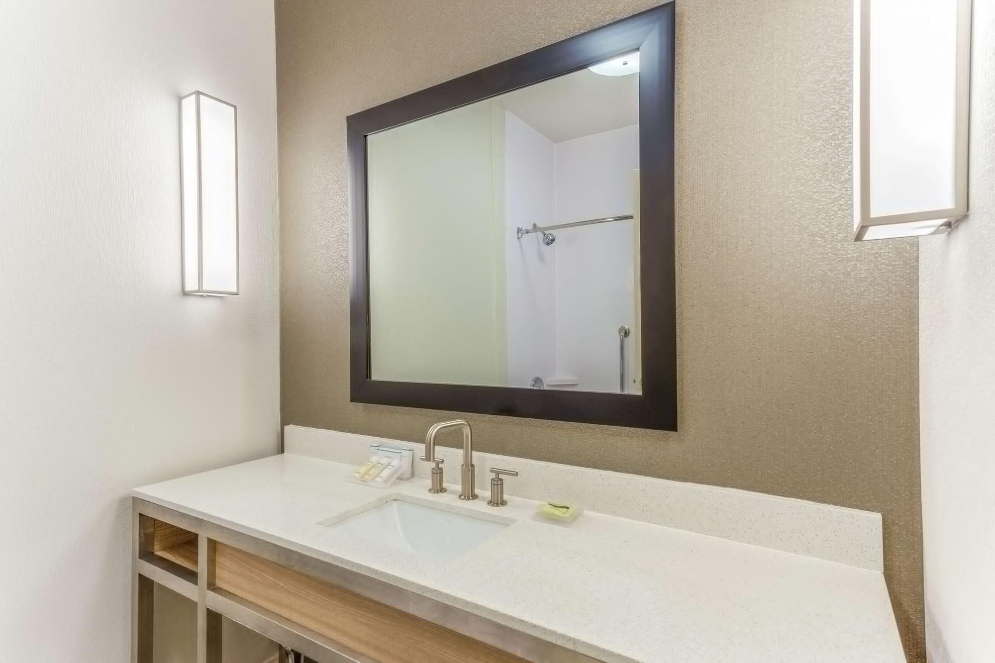 Hilton Garden Inn סנט צ'ארלס מראה חיצוני תמונה