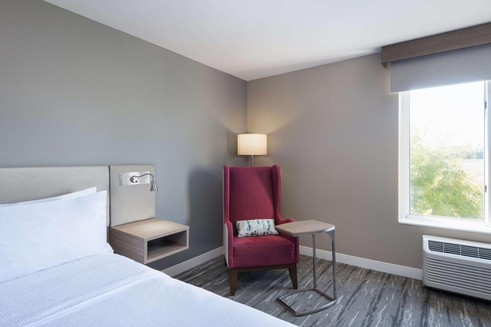 Hilton Garden Inn סנט צ'ארלס מראה חיצוני תמונה