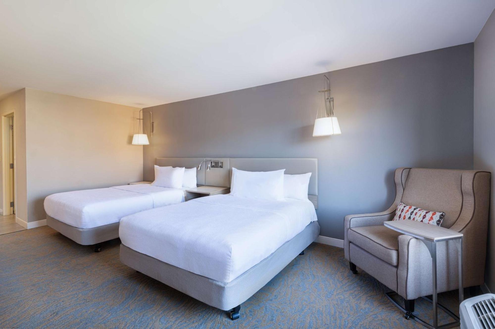 Hilton Garden Inn סנט צ'ארלס מראה חיצוני תמונה
