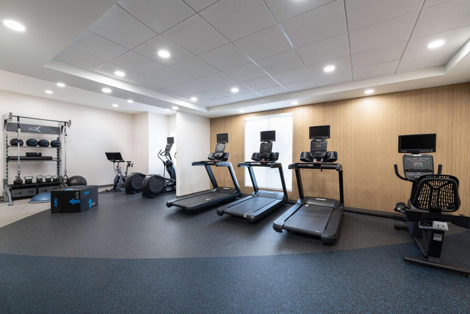 Hilton Garden Inn סנט צ'ארלס מראה חיצוני תמונה