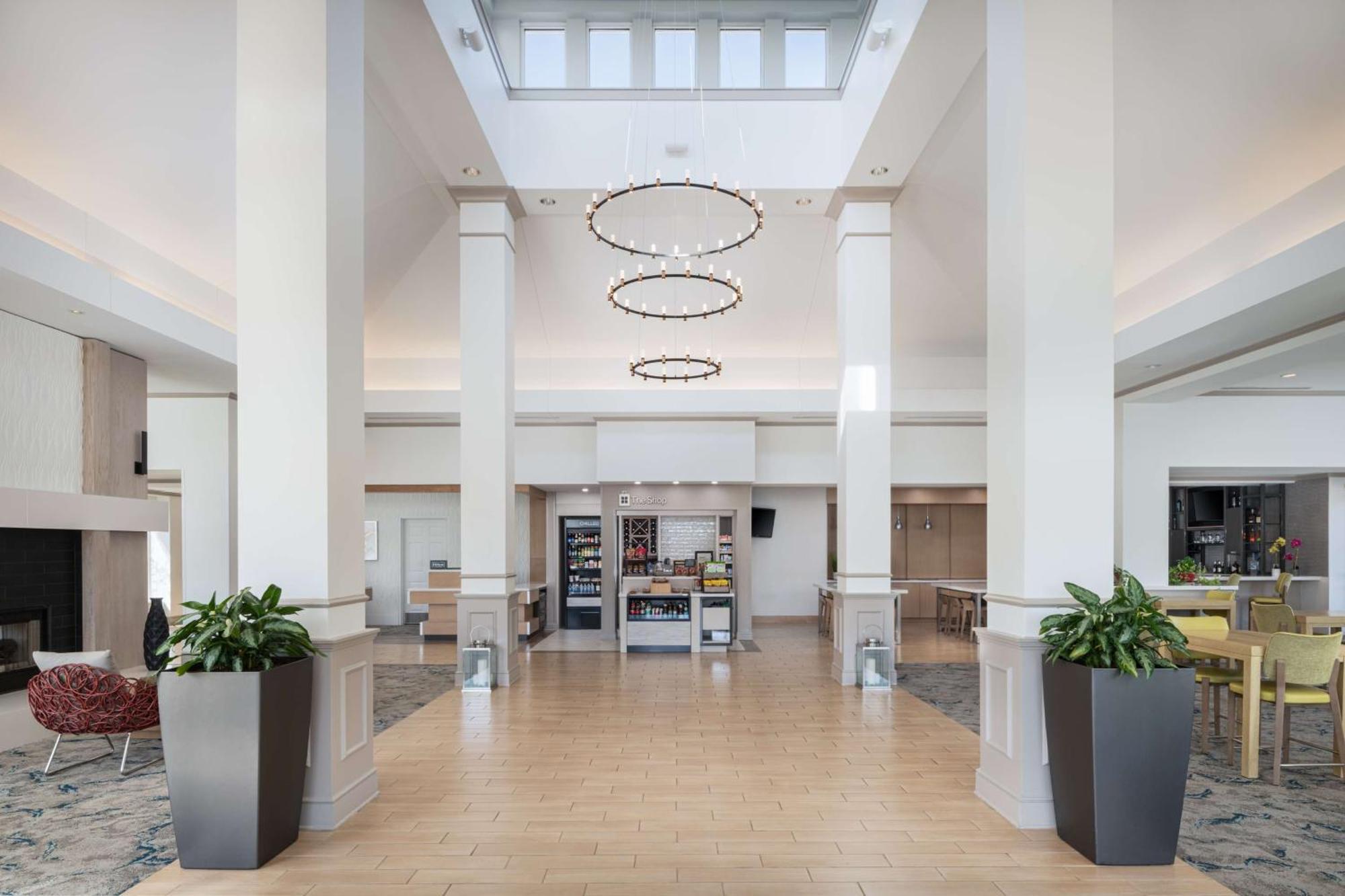 Hilton Garden Inn סנט צ'ארלס מראה חיצוני תמונה