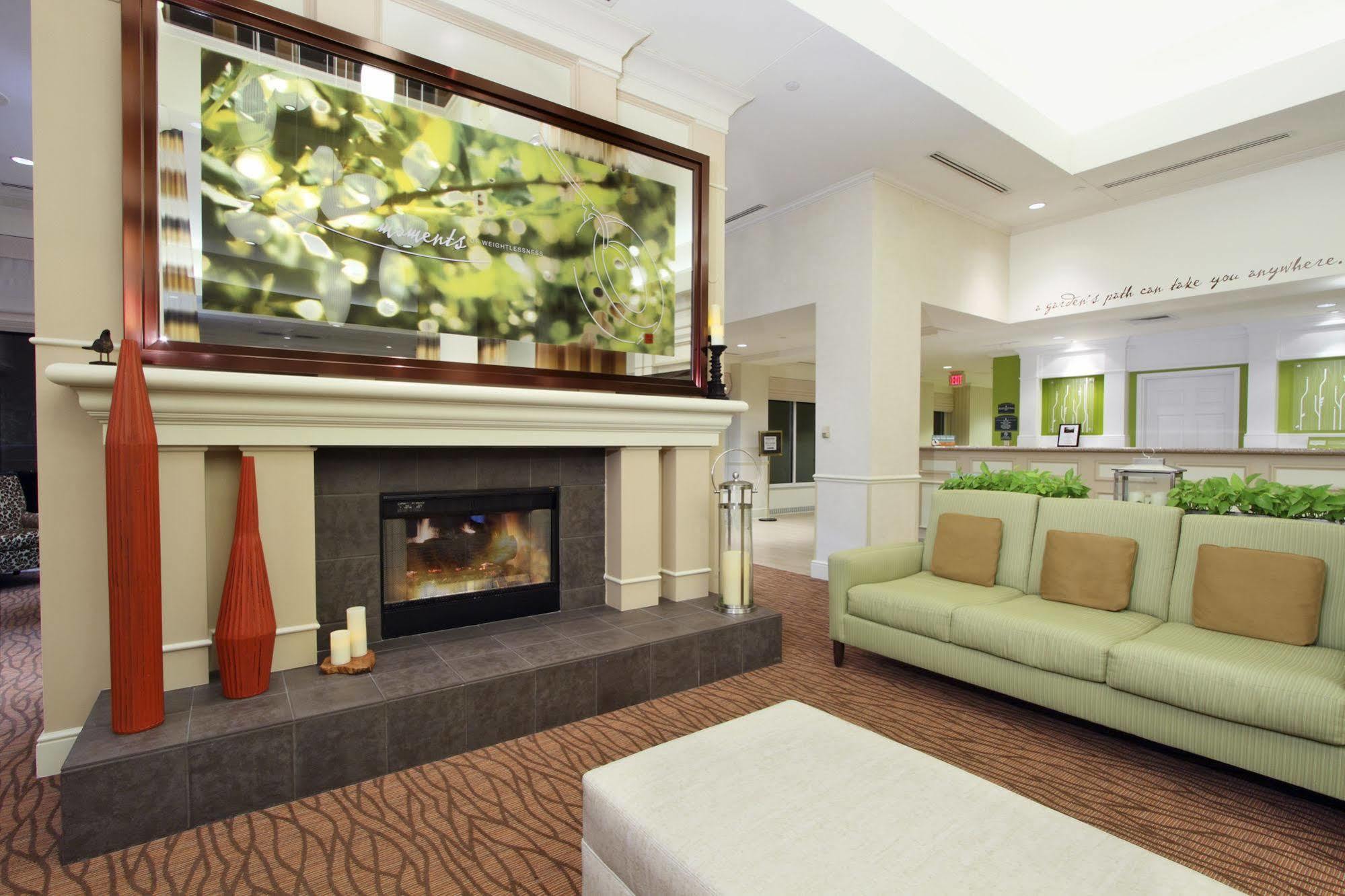 Hilton Garden Inn סנט צ'ארלס מראה חיצוני תמונה